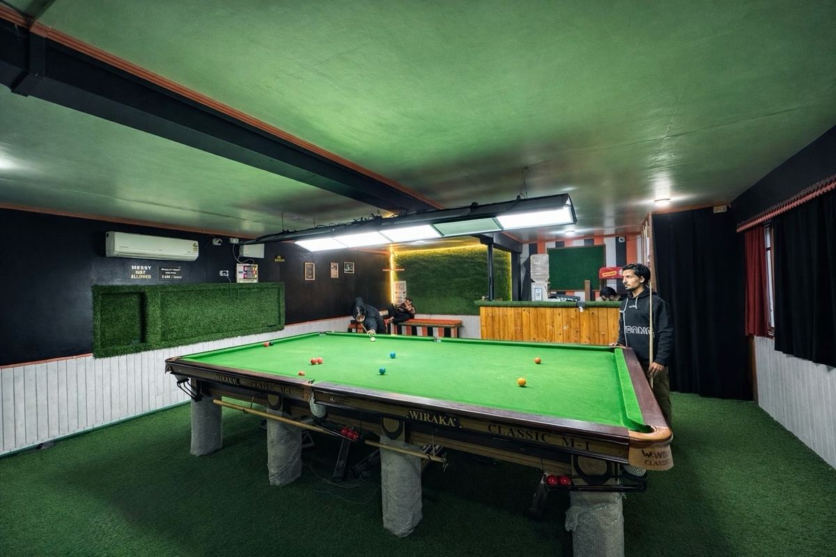B-Town Snooker Interior
